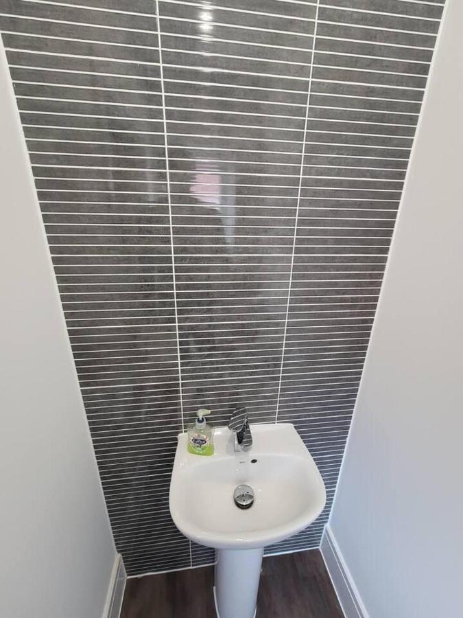 Spacious 3 Bed House With Ensuite And Free Parking Milton Keynes Eksteriør billede