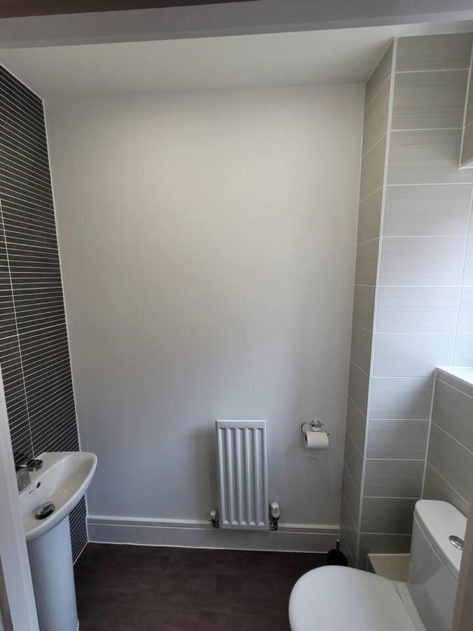 Spacious 3 Bed House With Ensuite And Free Parking Milton Keynes Eksteriør billede