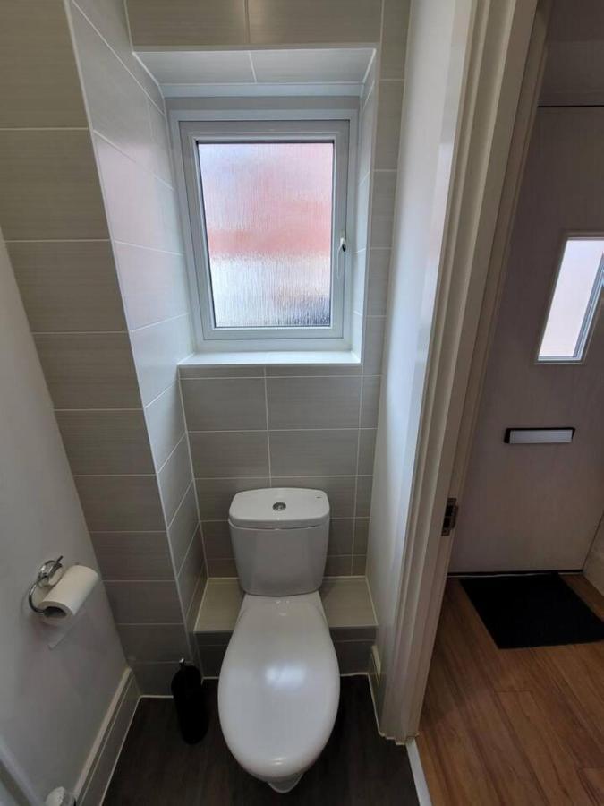 Spacious 3 Bed House With Ensuite And Free Parking Milton Keynes Eksteriør billede