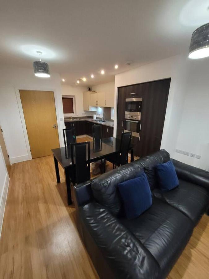 Spacious 3 Bed House With Ensuite And Free Parking Milton Keynes Eksteriør billede