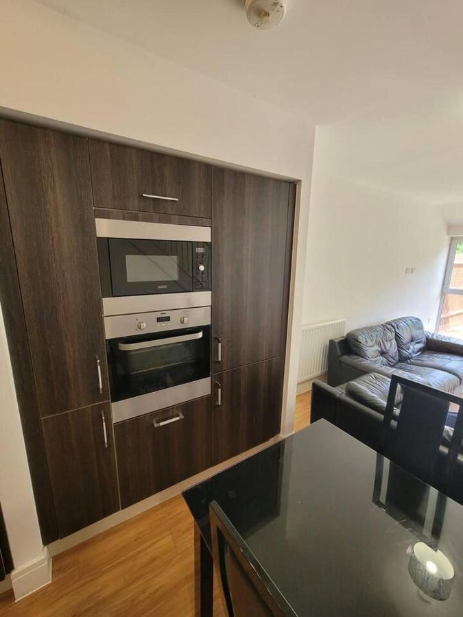 Spacious 3 Bed House With Ensuite And Free Parking Milton Keynes Eksteriør billede